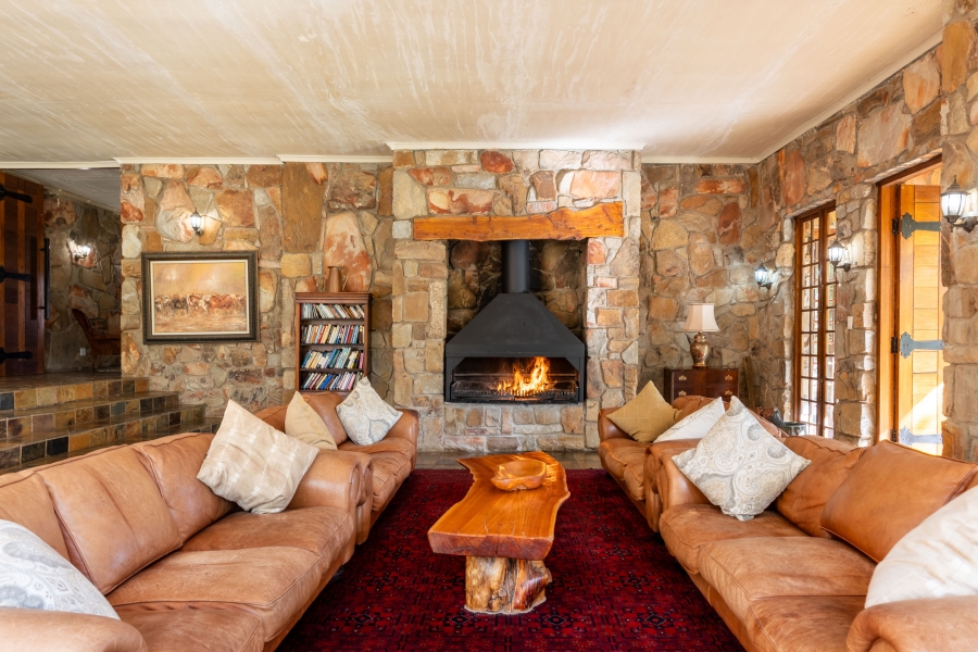 5 Bedroom Property for Sale in Uitenhage Rural Eastern Cape